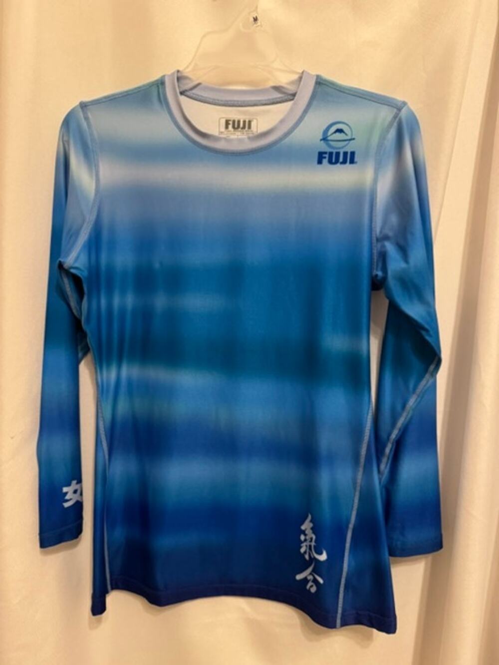 FUJI Sports Women’s BJJ Rash Guard Blue Ombre Long Sleeve Size M